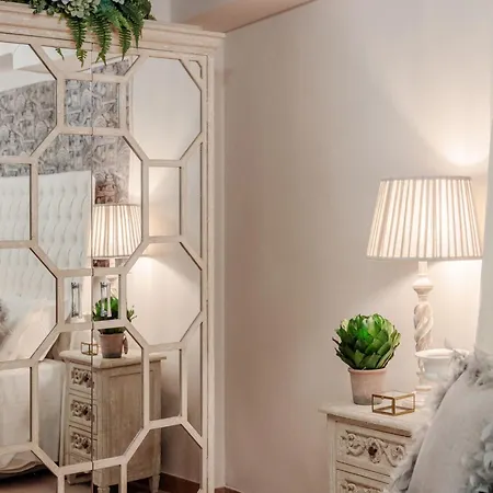 Inside The Walls Of Appartamento *